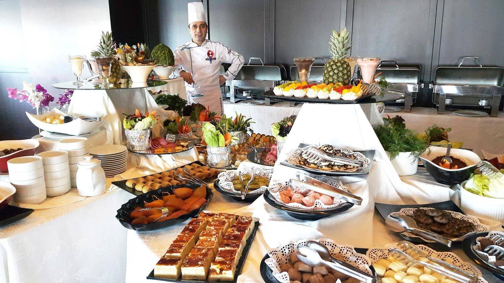 Kronos Hotel Golbası