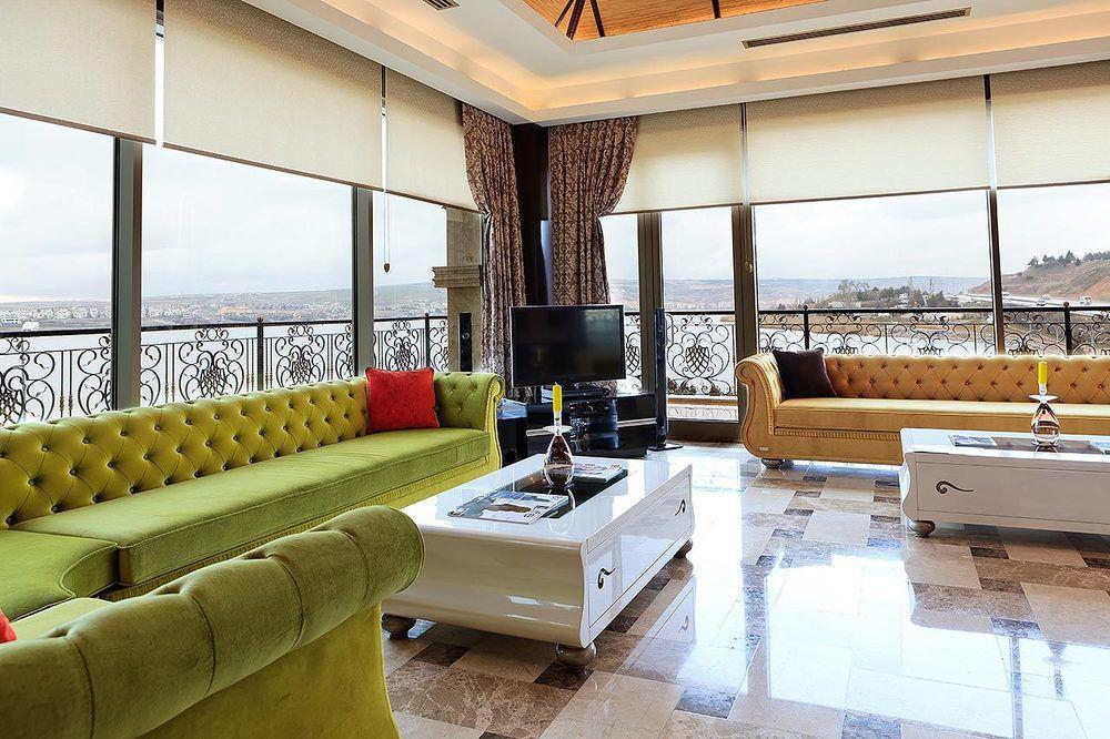Kronos Hotel 3*