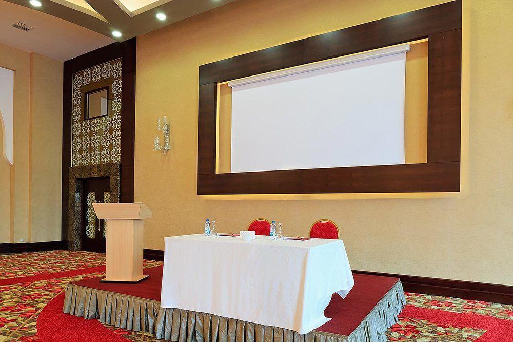 Kronos Hotel Golbası