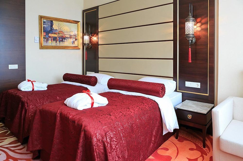 Kronos Hotel 3*